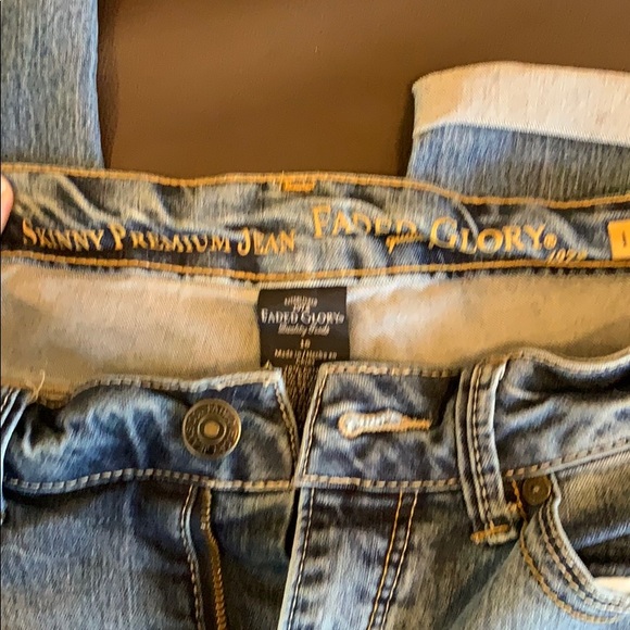 Jeans - Picture 2 of 7